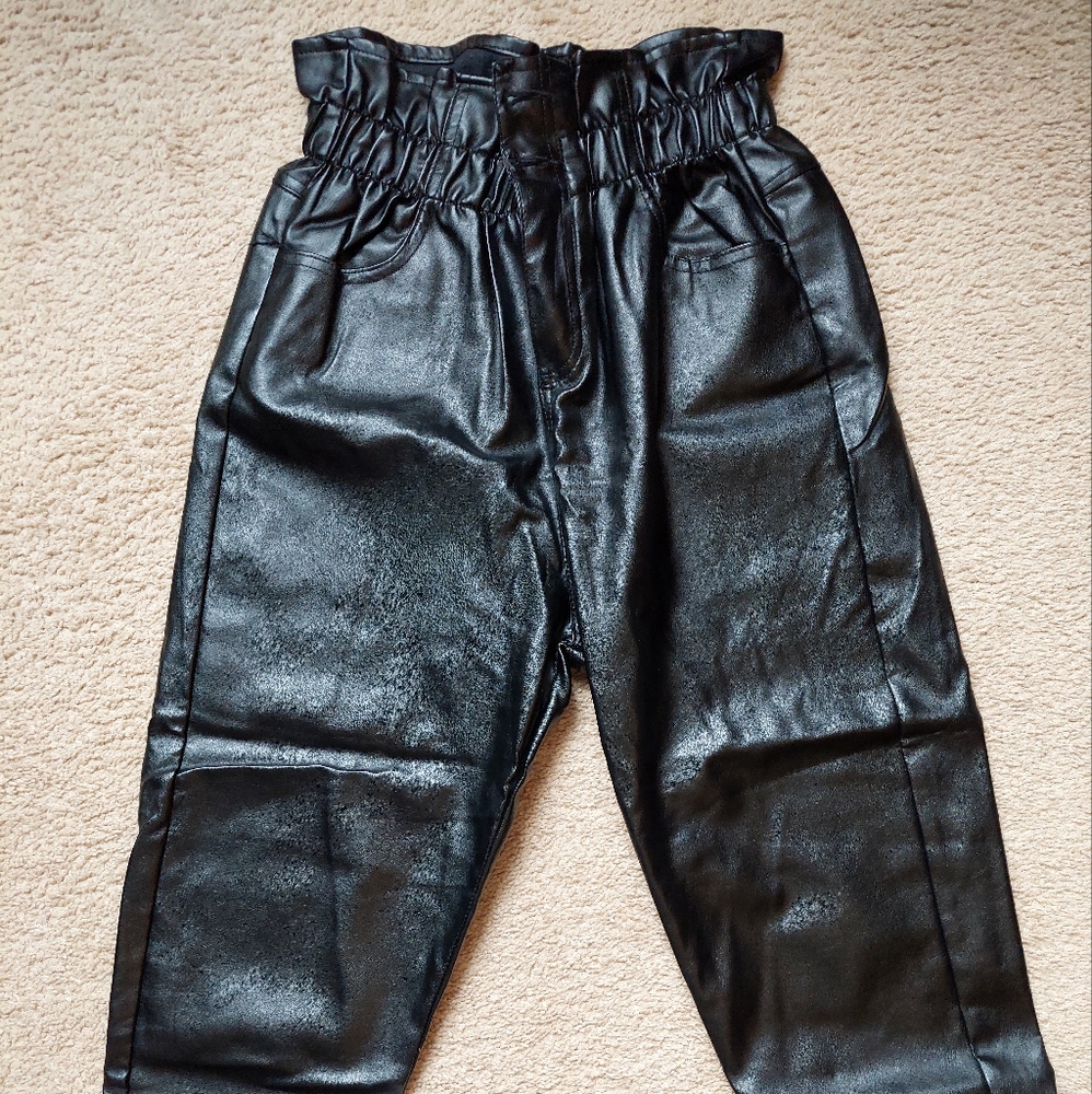 25$ L size.    Black , leather pants